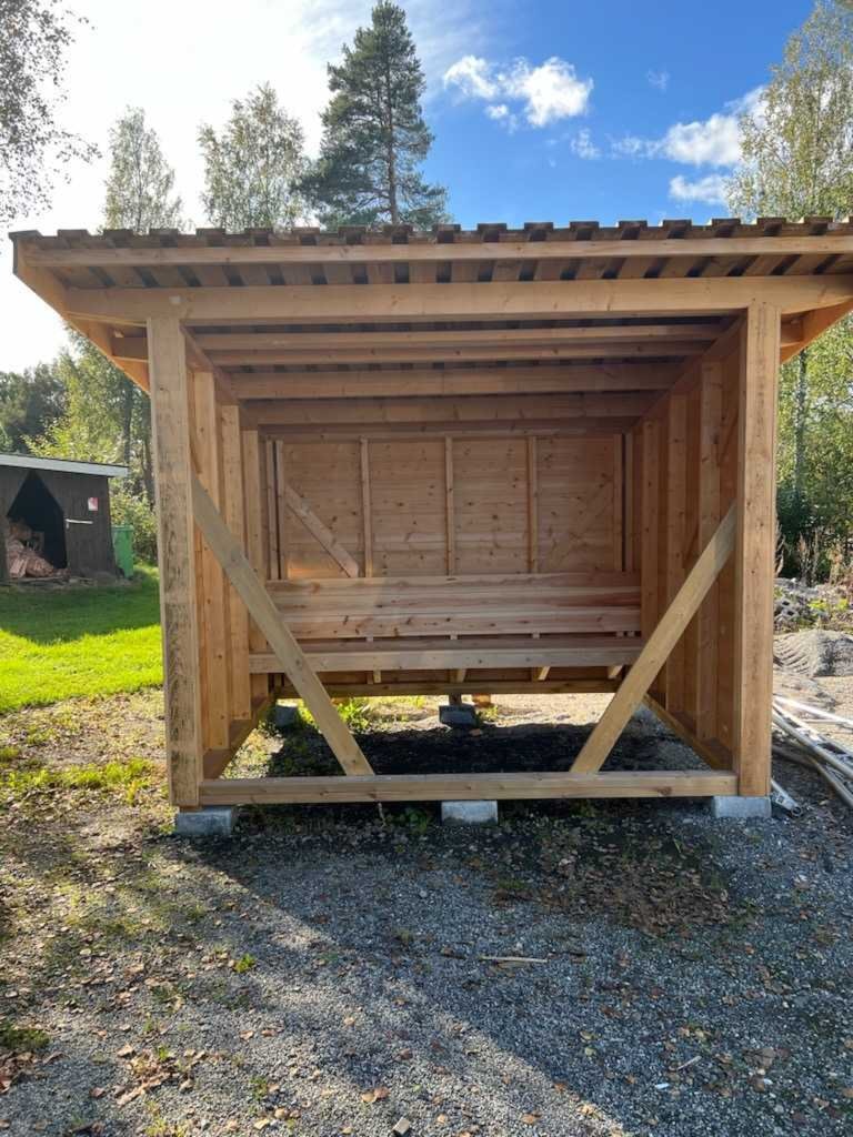 Ny gapahuk straks på plass